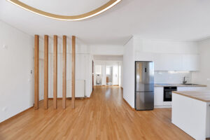 Ανακαίνιση σπιτιού στη Βούλα είσοδος και σαλόνι